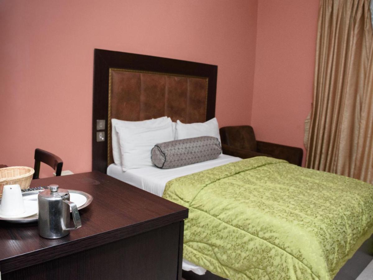 Hard Break Hotel Enugu Exterior foto
